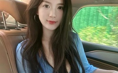 两条腿中间的扇贝长什么样